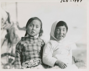 Image: Small boy and girl- [Mikivssuk Henningsen and Taulanguaq Peary] Polar Eskimos [Inughuit]